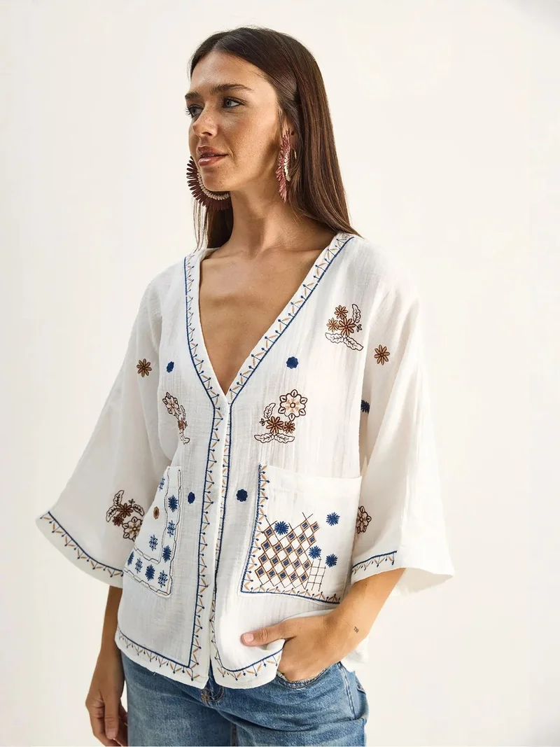 Bianco Lucci LUCCI Embroidered Cotton Crepe V-Neck Shirt