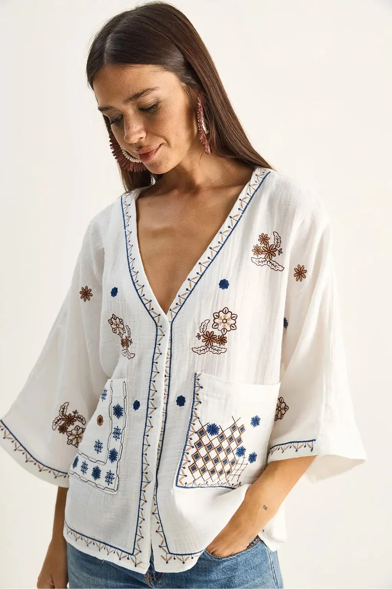 Bianco Lucci LUCCI Embroidered Cotton Crepe V-Neck Shirt