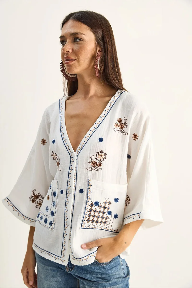 Bianco Lucci LUCCI Embroidered Cotton Crepe V-Neck Shirt