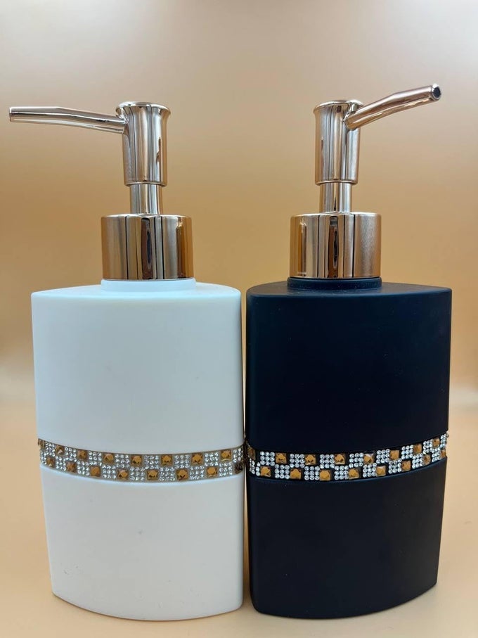 CONTEMPORARY SOAP DISPENSER FOR LIQUID SOAP OR LOTION MESSFREE PUMP MECHANISM REFILLABLE AND LEAKPROOF DESIGN FOR A STYLISH TOUCH IN YOUR HOME OR OFFICE