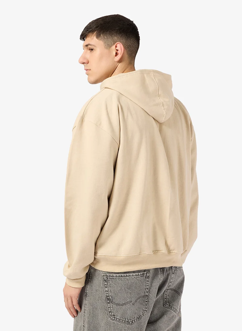 سفنتي فايف بيسيكس هودي بقصة عادية