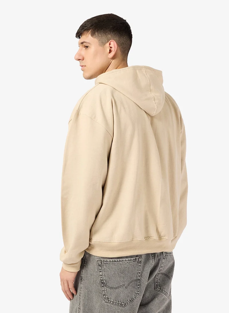 سفنتي فايف بيسيكس هودي بقصة عادية