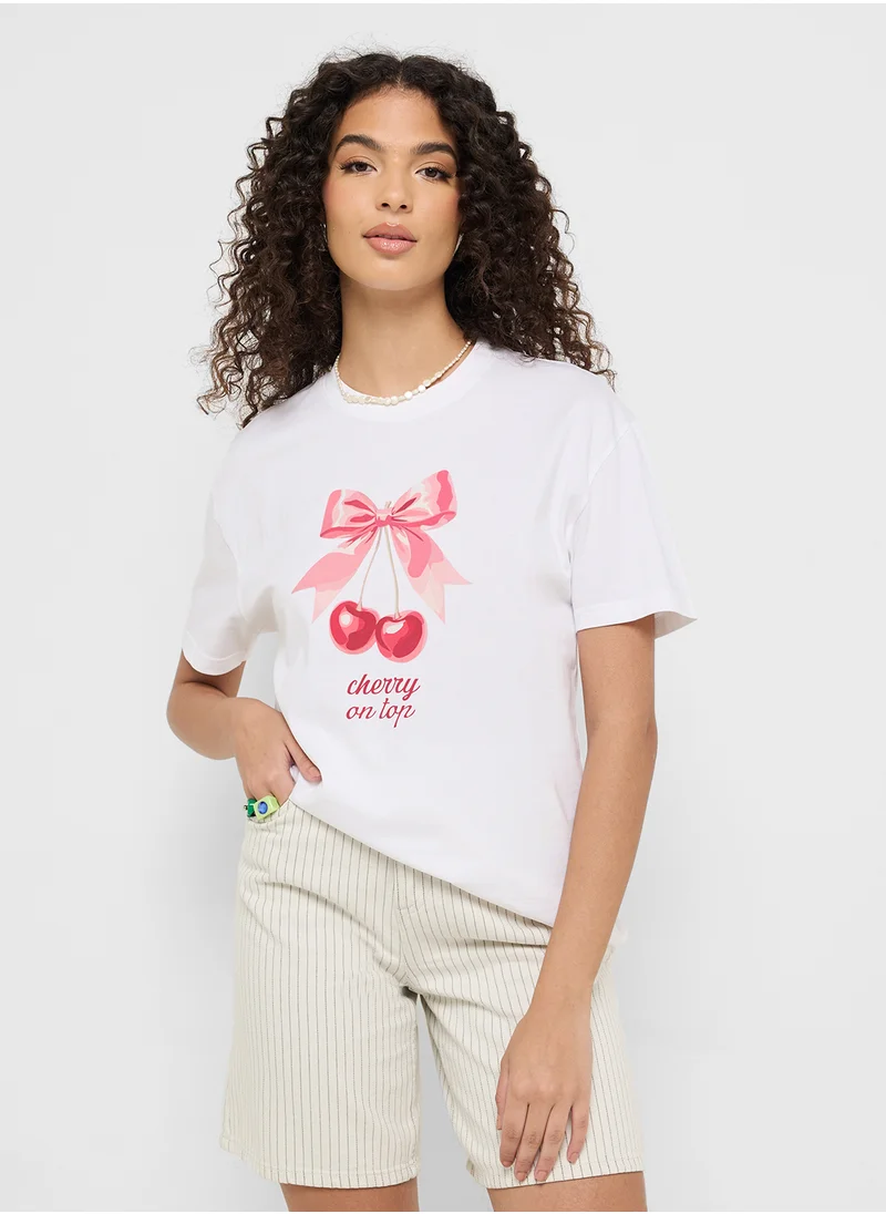 جينجر Crew Neck Cherry Graphic T-Shirt