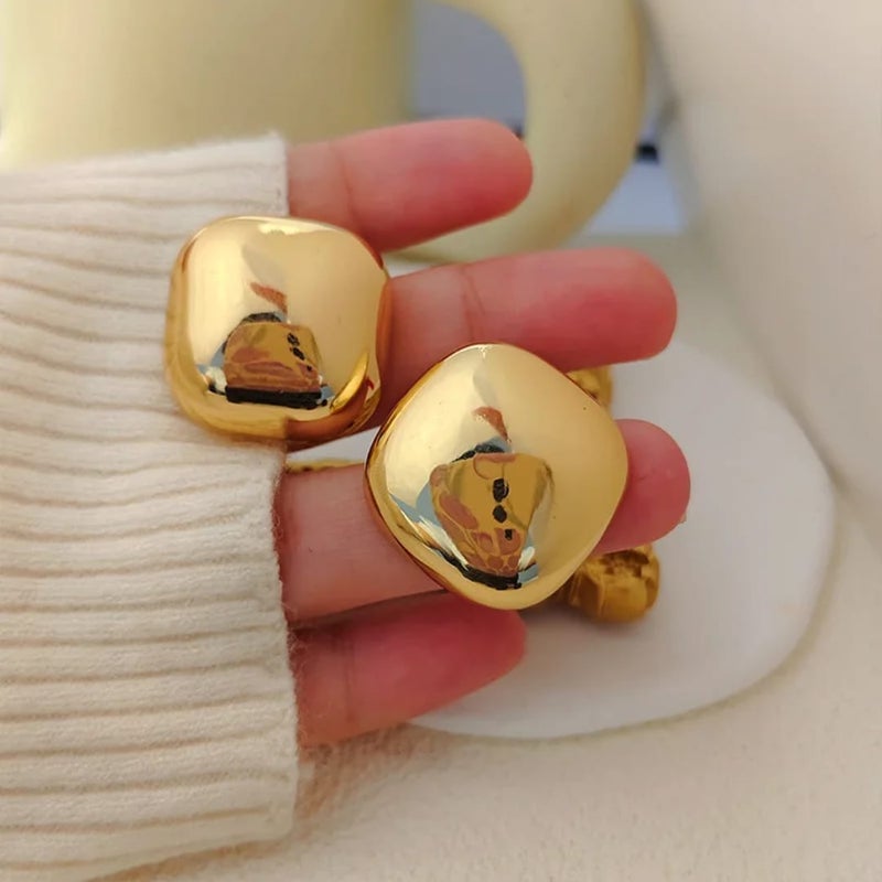 أقراط ذهبية مربعة - Image 2