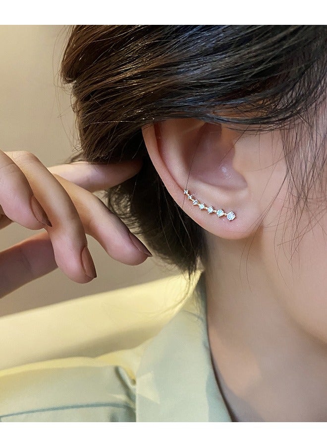 زوج من الأقراط الدائرية على الطراز الفرنسي مصنوعة من سبيكة عصرية، بتصميم أنيق وبسيط - Image 4