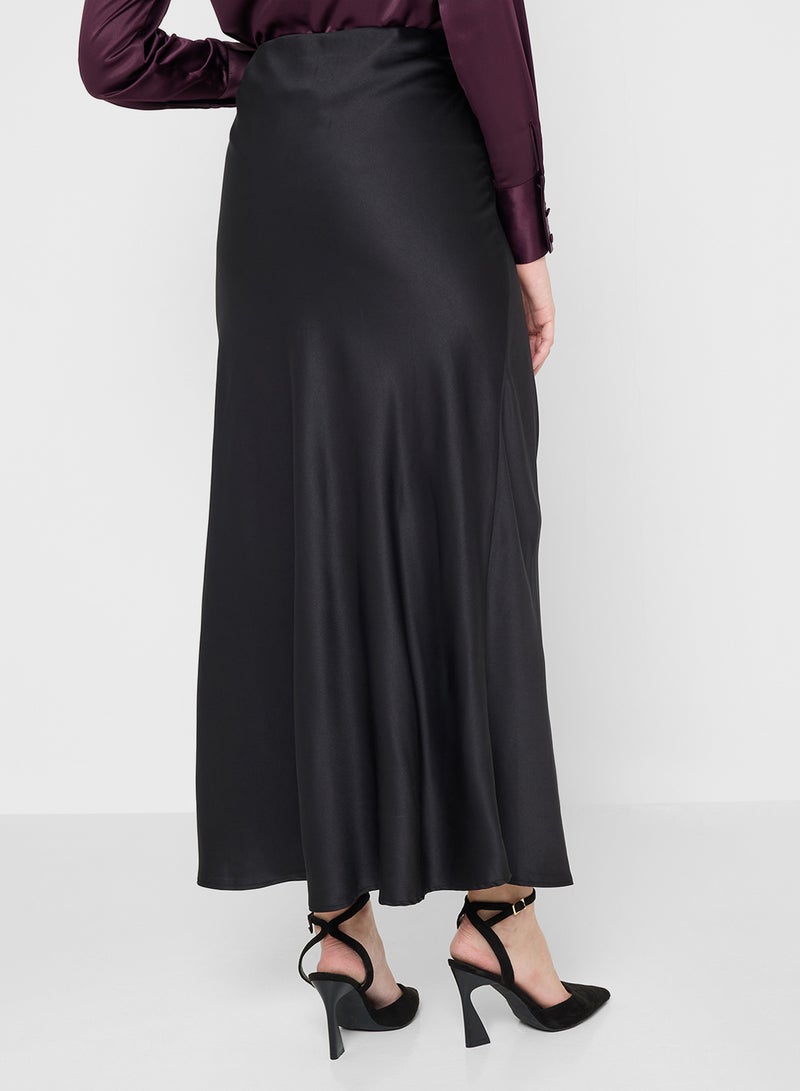 فيرو مودا تنورة ساتان بتفاصيل مائلة - Image 2