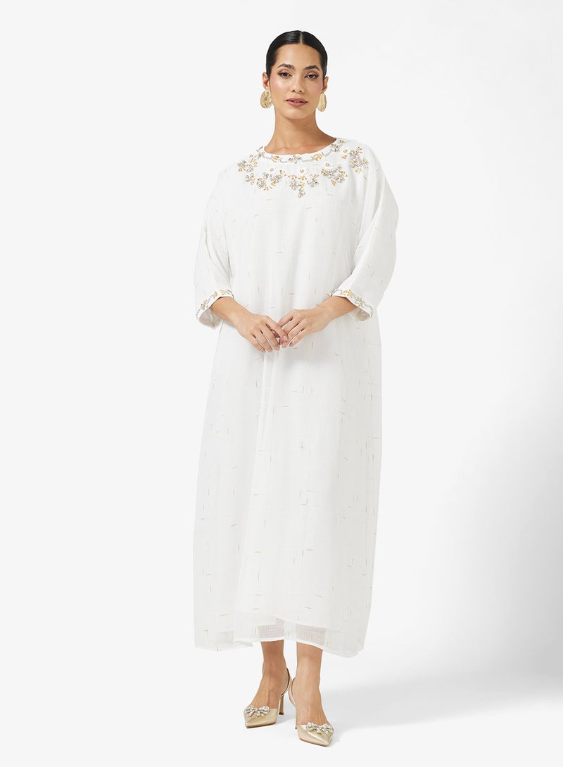 Khizana Embroidered Closed Abaya - Image 4