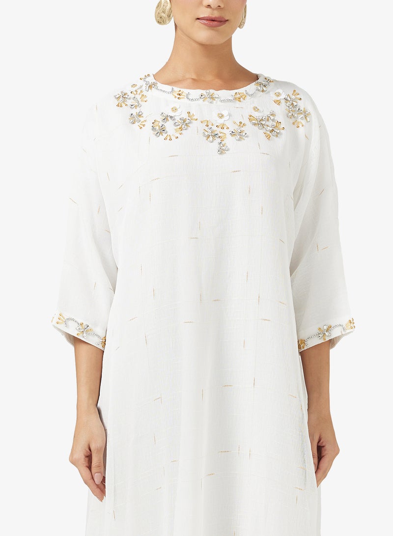 Khizana Embroidered Closed Abaya - Image 3