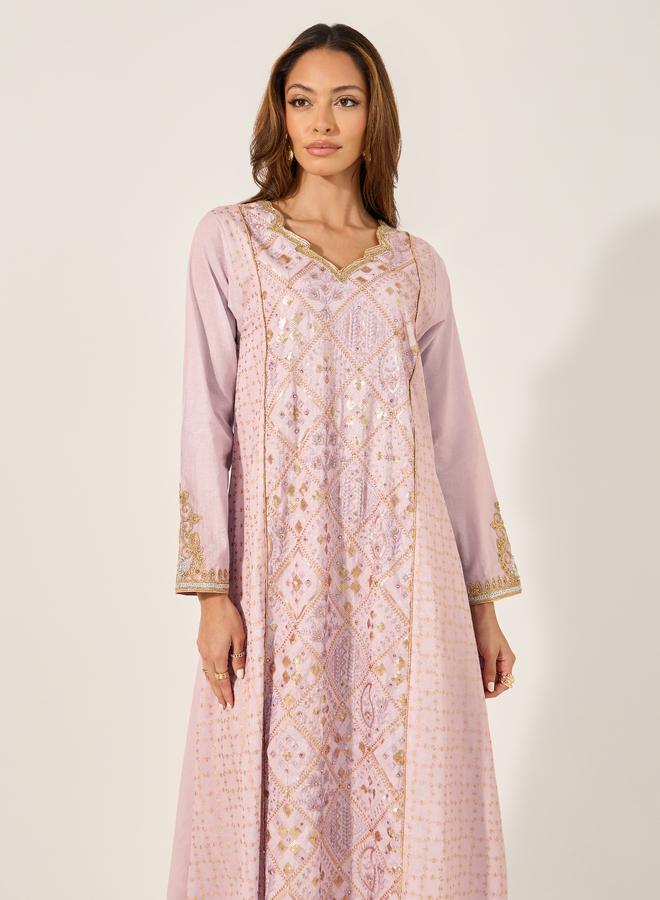 ستايلي جلابية مطرزة بتفاصيل دانتيل بتصميم - - Image 3