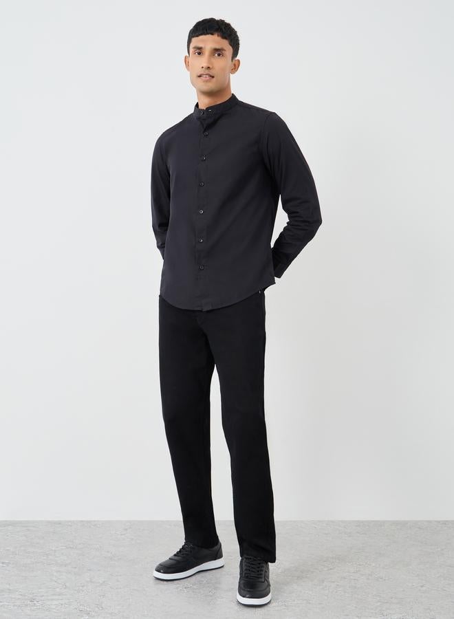 Styli Styli Solid Mandarin Collar Regular Fit Poplin Shirt  - Image 2