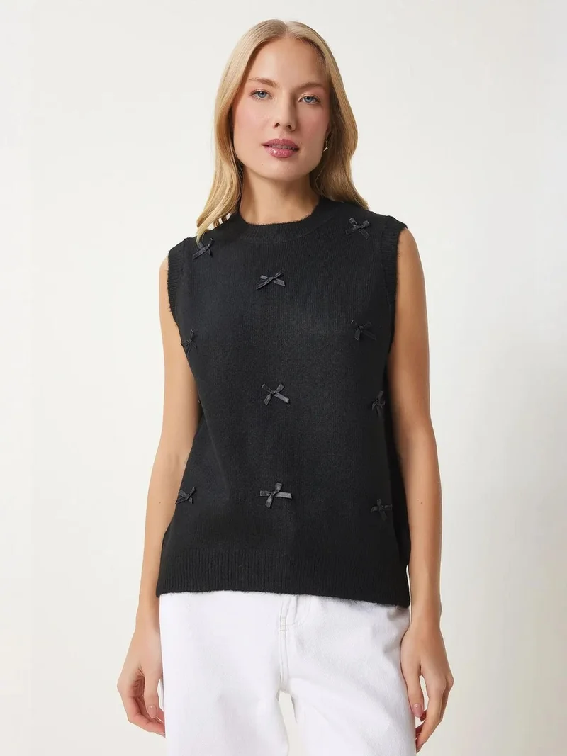 Lovely Istanbul ISTANBUL Textured Knit Sweater Vest with Bow Detail