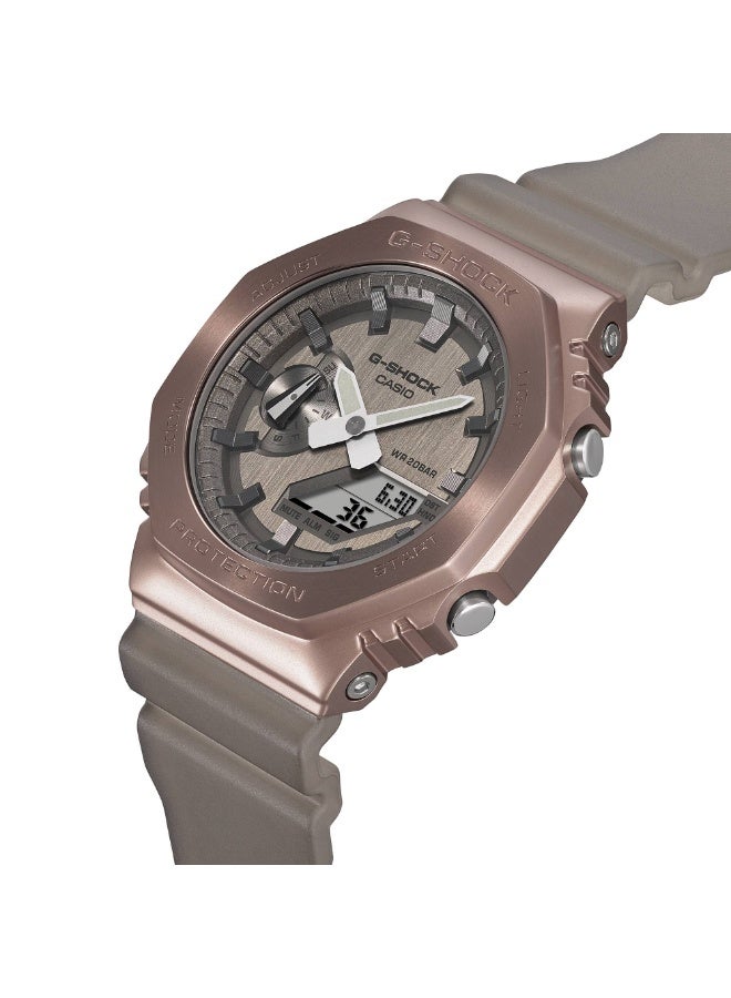 كاسيو ساعة كاسيو جي-شوك GM-2100MF-5ADR للرجال (Midnight Fog) أنالوج/ديجيتال، إطار معدني مطلي أيونياً باللون البني، مقاومة ماء 200 متر، سوار ريزن شبه شفاف - Image 4
