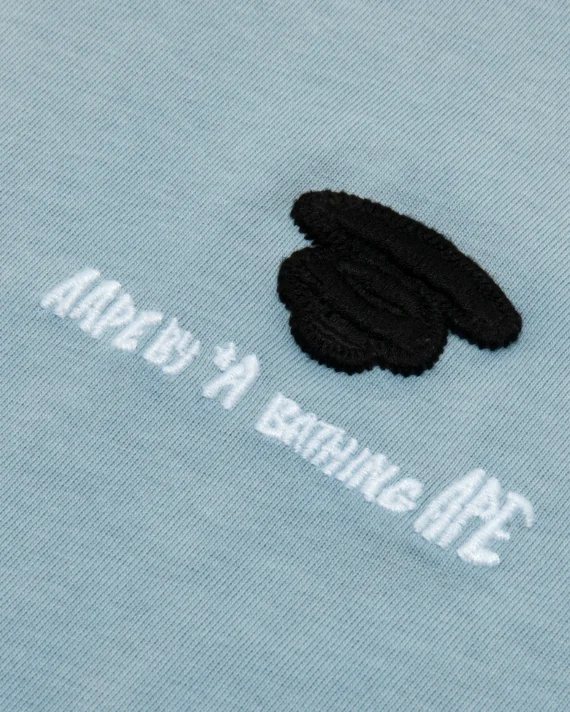 ايه ايه بي إي تيشيرت مطبوع مغسول