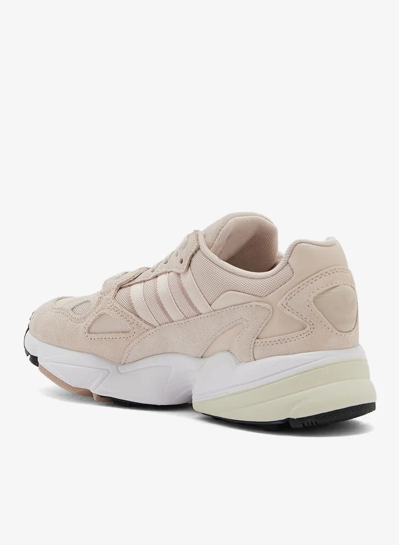 اديداس اوريجينالز حذاء فالكون دبليو