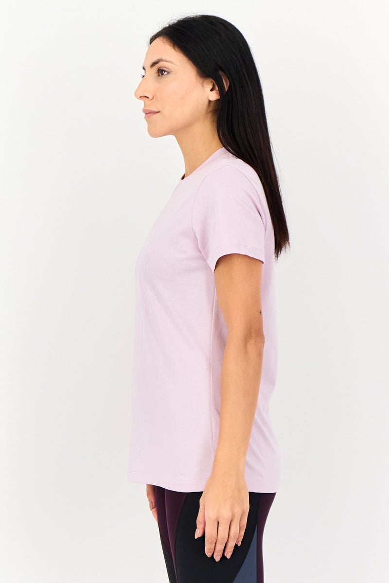 Nike تي شيرت نسائي بقصة قياسية بأكمام قصيرة للخارج، ليلك - Image 2