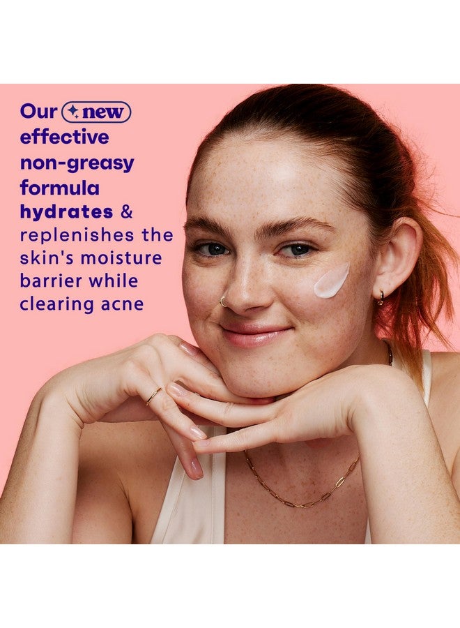 Clean & Clear Essentials Dual Action Oil-Free Facial Moisturizer, Salicylic Acid Acne Treatment with Pro-Vitamin B5 Moisturizes While Treating Acne & Helping to Prevent Pimples, 4 fl. Oz (Pack of 3) - Image 4