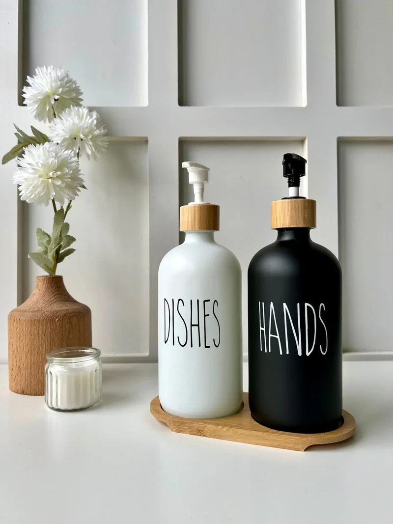 موتوجو Glass 2-Piece Black and White Bamboo Base Soap Dish Set | Hands Dishes Black