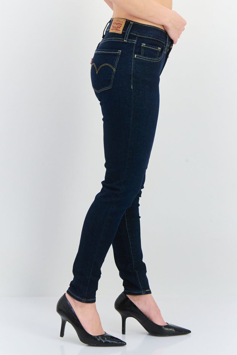 Levi's جينز نسائي ضيق بخصر متوسط مرن، أزرق داكن - Image 2