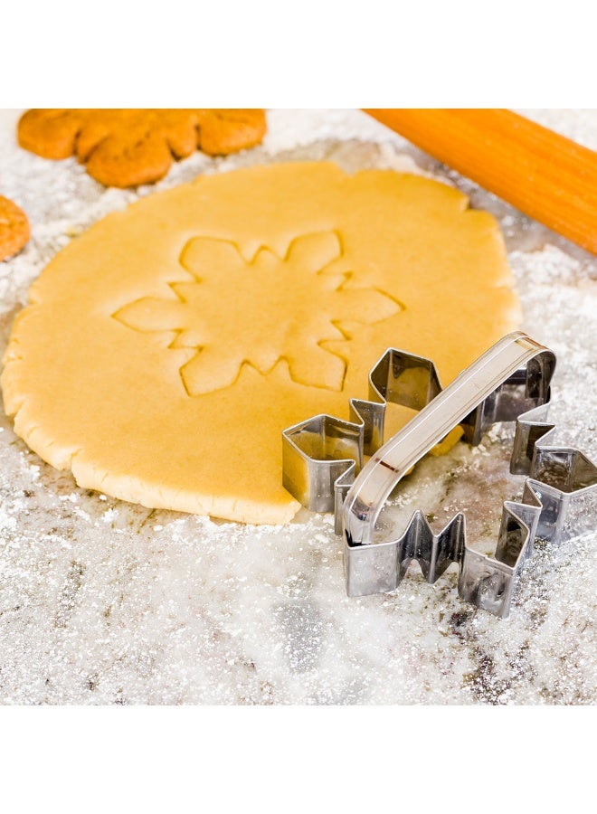 Restaurantware 4 x 3 Inch Snowflake Cookie Cutter, 1 Corrosion-Resistant Winter Cookie Cutter - With Handle, Dishwashable, Metal Christmas Ornament Cookie Cutter, For Desserts And Treats, - Image 3
