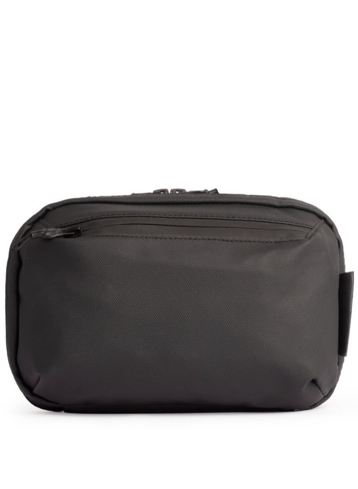ايه ار سابلاي Trans Bag من Arij Bags | شنطة 3 في 1 كروس / صدر / يد للاستخدام اليومي والخروج، مبطنة من الداخل ضد الصدمات، جيب رئيسي، جيوب متعددة (23 × 15 × 8 سم) (أسود) - Image 1