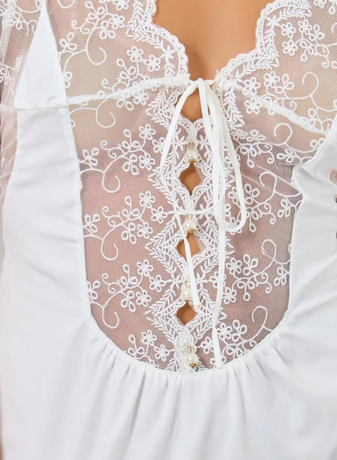 تايك تو قميص نوم بتفاصيل دانتيل وياقة هولتر مع ربطة فيونكة