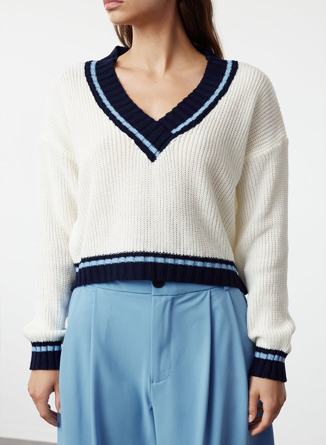 trendyol Ecru Crop College Themed Knit Sweater - Image 4