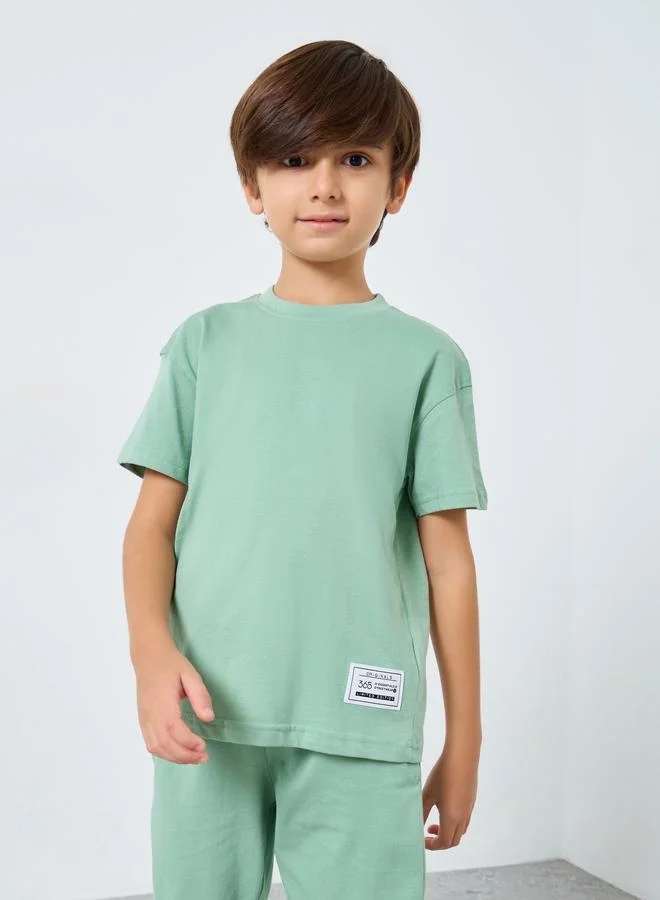Styli Styli Boys Green Solid T-Shirt and Joggers Set