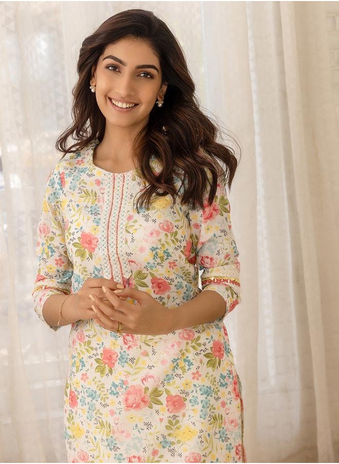 DW Floral Printed A-Line Kurta with Trousers and Dupatta Set by Styli  - Image 3