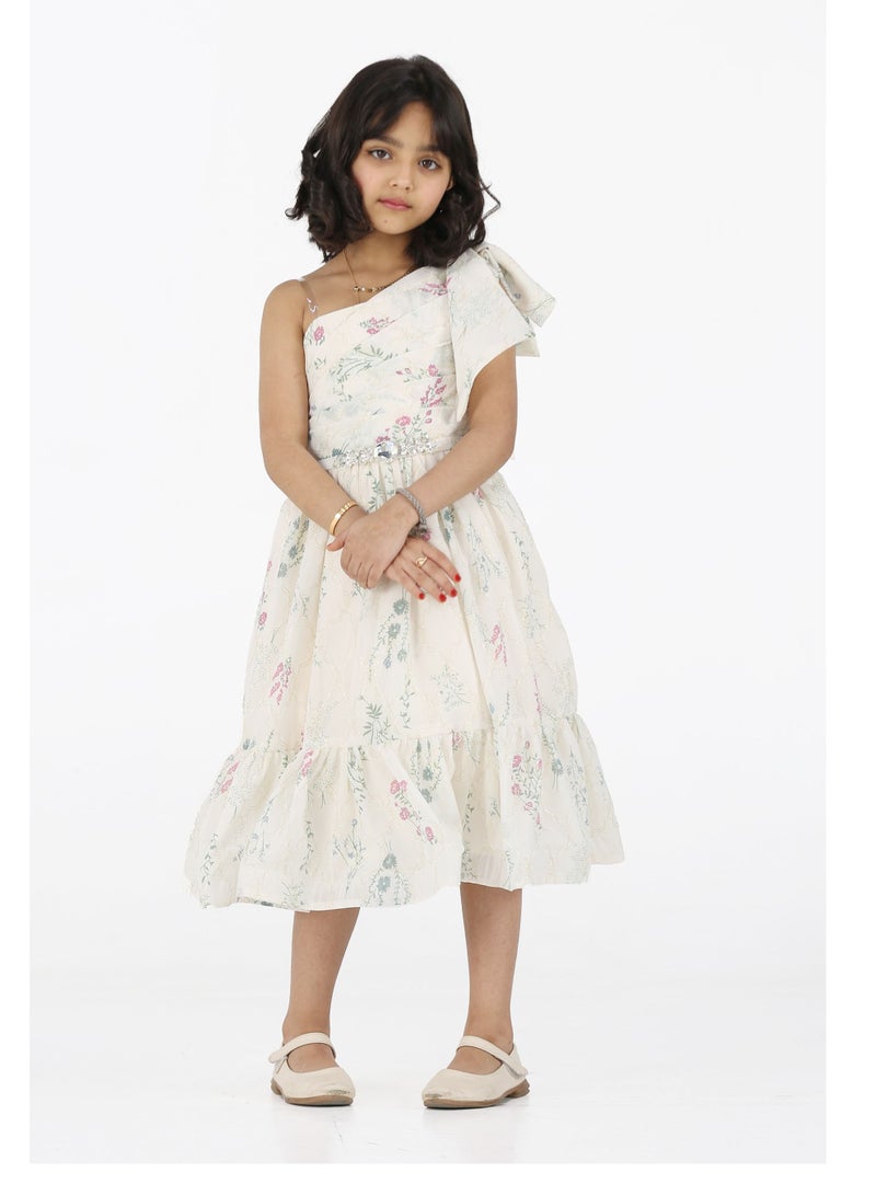 Modern Design Enhance your little girl's elegance by purchasing this classy dress with a one-shoulder Roman design, with a bow and an elegant belt at the waist, inlaid with crystal beads.  - Image 2