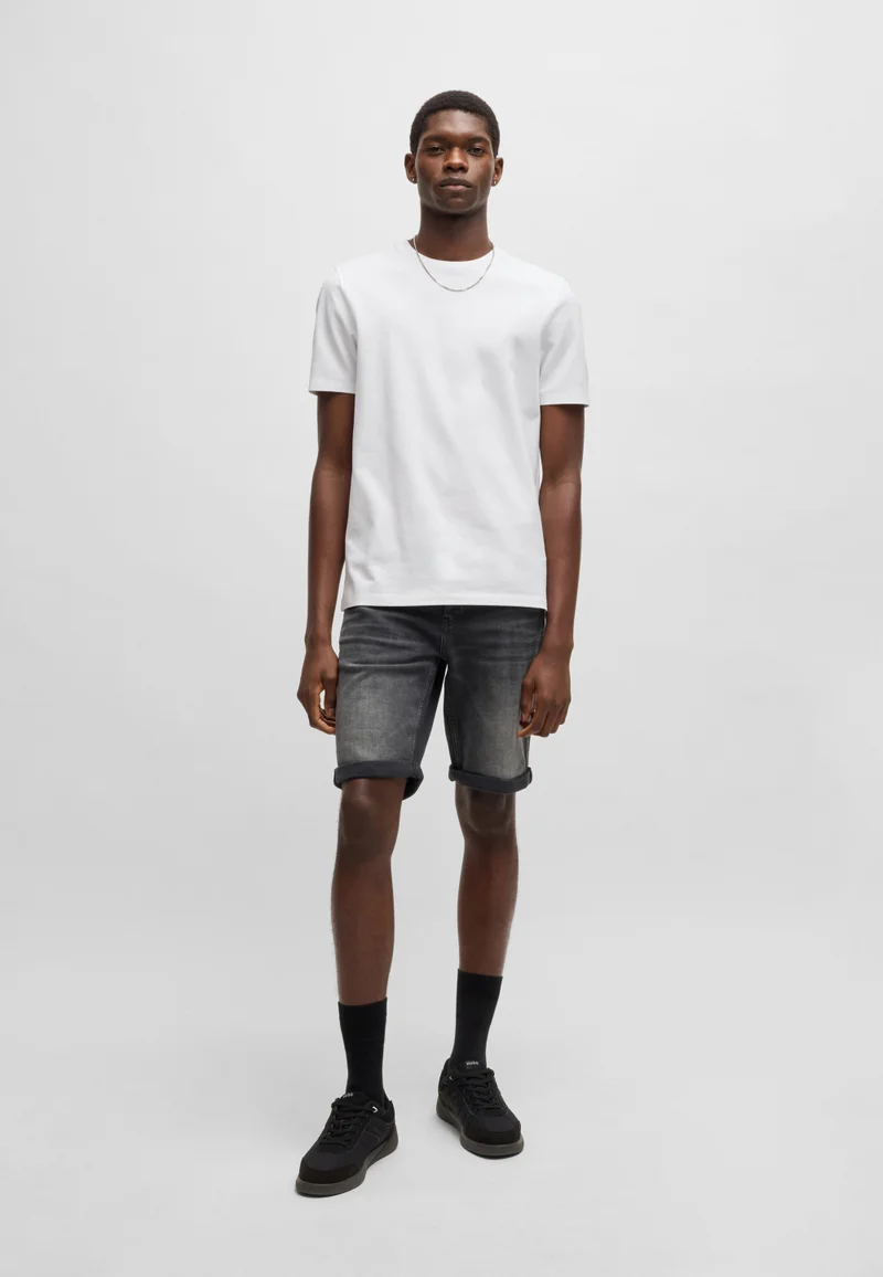 HUGO Tapered-fit shorts in black comfort-stretch denim