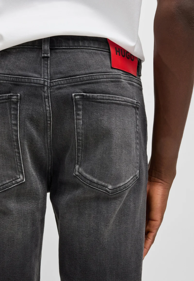 HUGO Tapered-fit shorts in black comfort-stretch denim