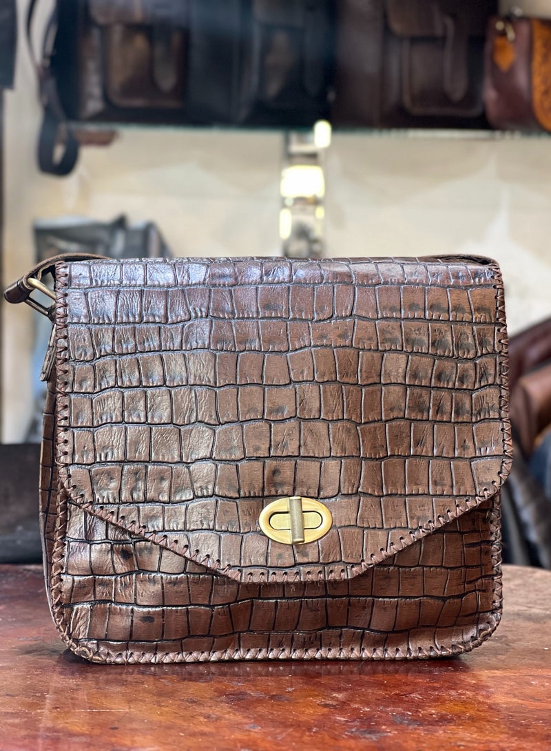 Men’s Handmade Leather Bag – Durable and elegant, designed for daily needs and lasting use.  ✔️ 100% genuine leather ✔️ Expert handmade craftsmanship ✔️ 3 zippered compartments for organization ✔️ Adjustable shoulder strap ✔️ Secure metal clasp closure ✔️ Soft velvet inner lining for protection 📏 Size: 30×30 cm – Large size  🧵 Strong and functional for everyday use 🎯 Ideal for work, travel, or casual outings 🛡️ Premium quality + warranty + after-sale support  🎁 Order now and experience long-lasting leather quality ⭐ Loved it? Leave us a review – your opinion matters!  #MensBag #LargeLeatherBag #HandmadeLeather #GenuineLeather #LeatherCraft #2025Style #AdjustableStrap #EgyptianMade #LeatherAccessories - Image 2