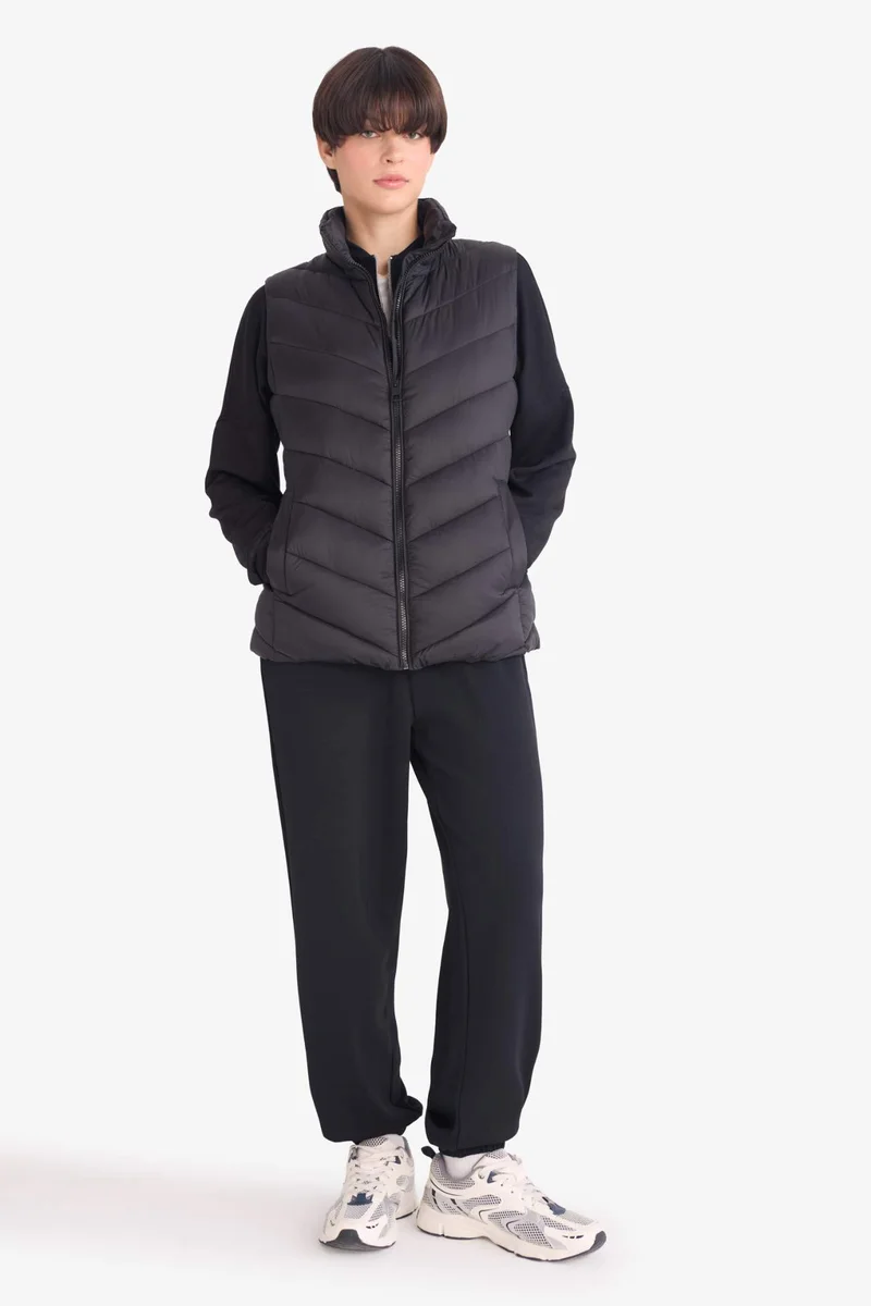 ديفاكتو Waterproof Puffer Vest