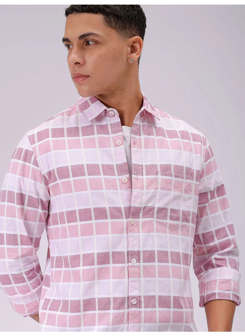 The Indian Garage Co Men Casual Slim Checkered Collared Neck Curved Shirt