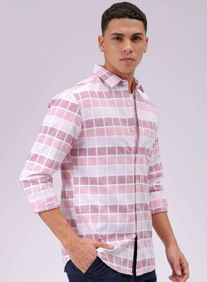 The Indian Garage Co Men Slim Fit Checkered Full Sleeves Cutaway Collar Casual Shirt