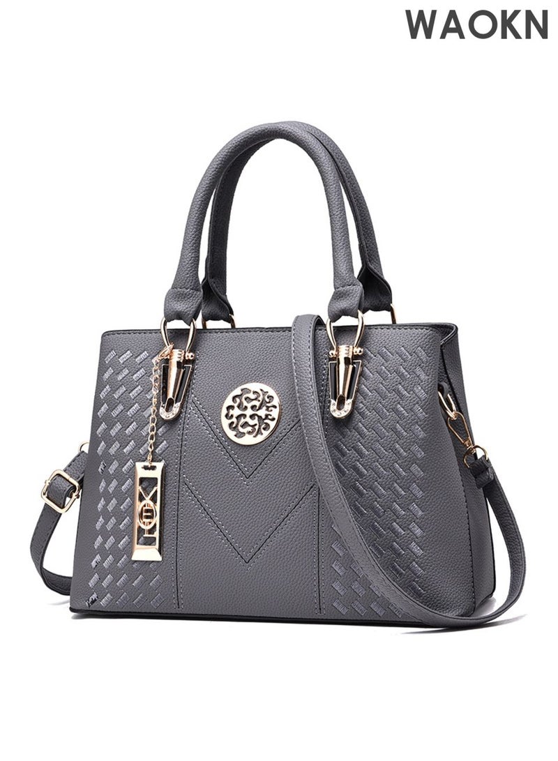 دبليو أيه أو كي أن حقيبة يد نسائية أنيقة مطرزة، حقيبة كتف، ذات سعة كبيرة، حقيبة مراسلة، مناسبة للتنقلات اليومية والعمل، مزودة بأحزمة كتف قابلة للتعديل، وجيوب تخزين متعددة لتلبية احتياجات السفر اليومية، مناسبة للجنسين، لون رمادي. - Image 1