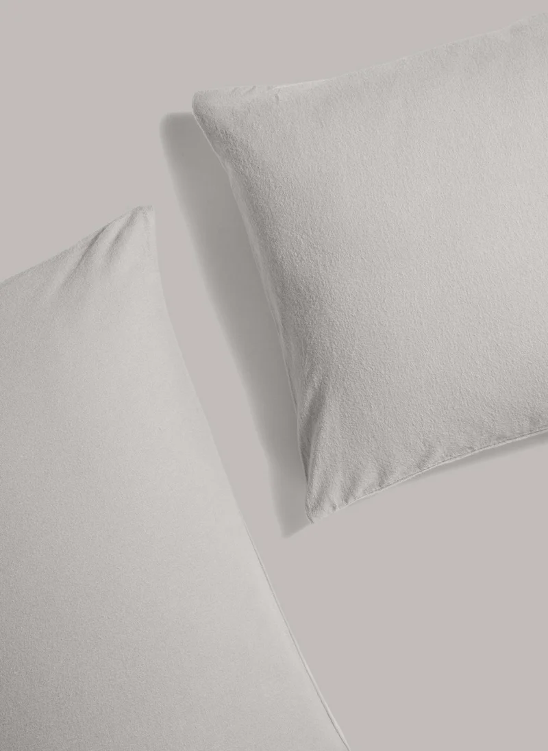 ماتلان Grey Pillowcase