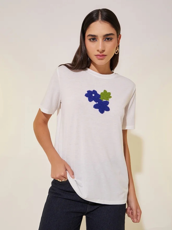 Styli Styli Front Floral Embroidery Detail T-Shirt