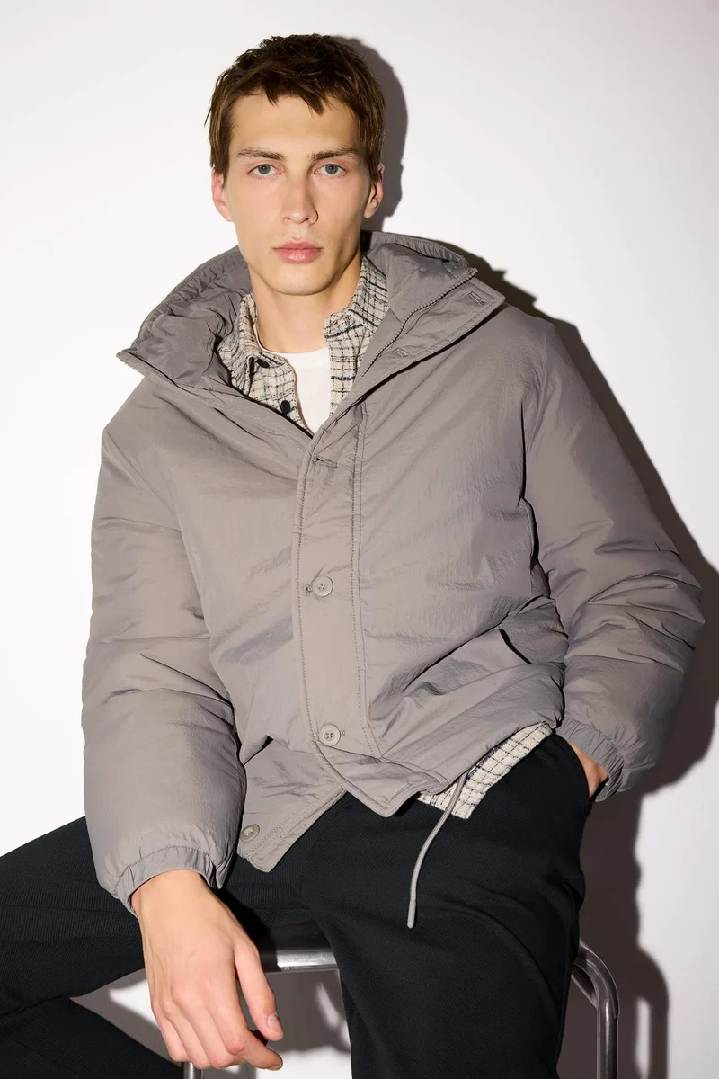 ديفاكتو Regular Fit Hooded Zippered Waterproof Jacket