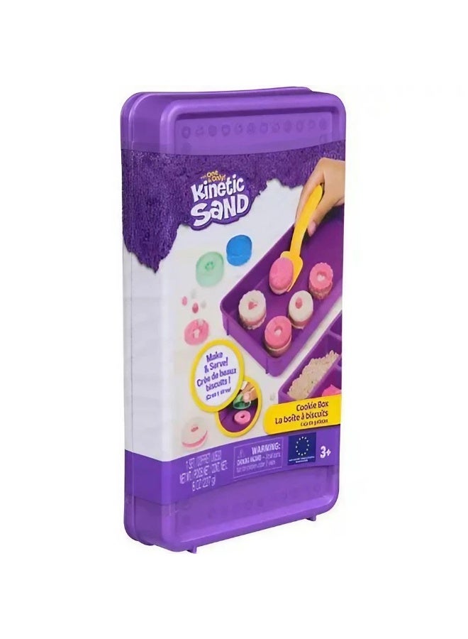 Kinetic Sand طقم رمل صندوق الكعك (227 غ) - Image 1