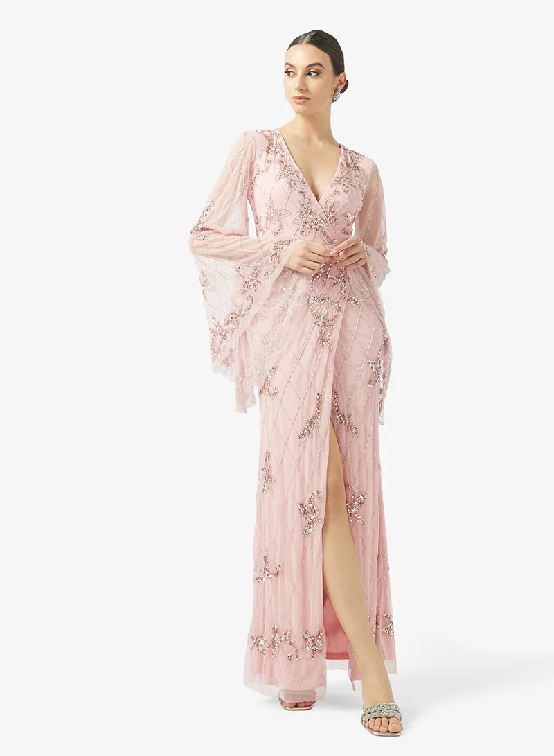 فروك اند فرل فستان ماكسي طويل بأكمام مطرزة وفتحة أمامية