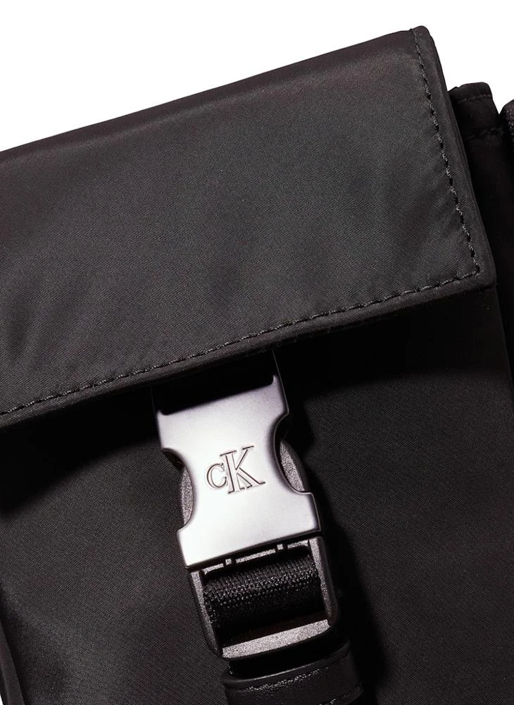 Calvin Klein Jeans Speed Clip Crossbody Phone Bag With A Pouch