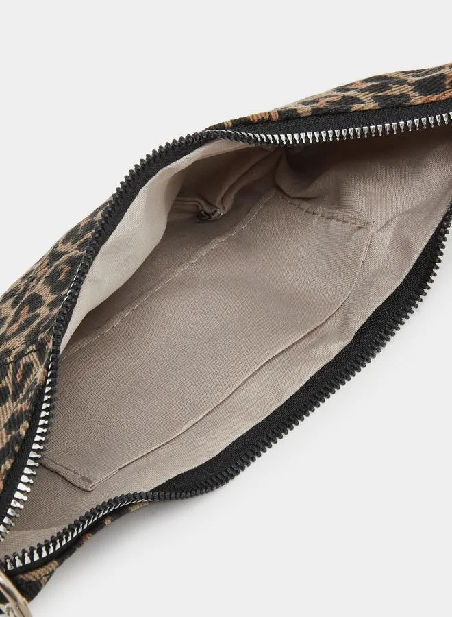 Styli Styli Leopard Print Shoulder Bag with Zip Closure