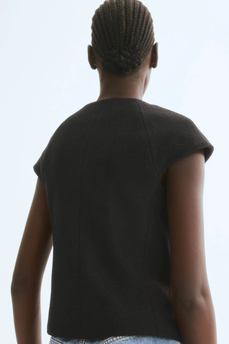 اتش اند ام بلوزة بأزرار أمامية