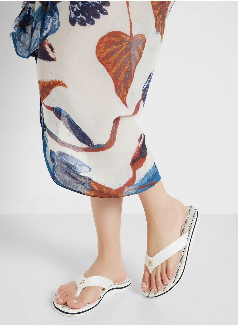 تومي هيلفيغر Chain Print Thong Flip Flops