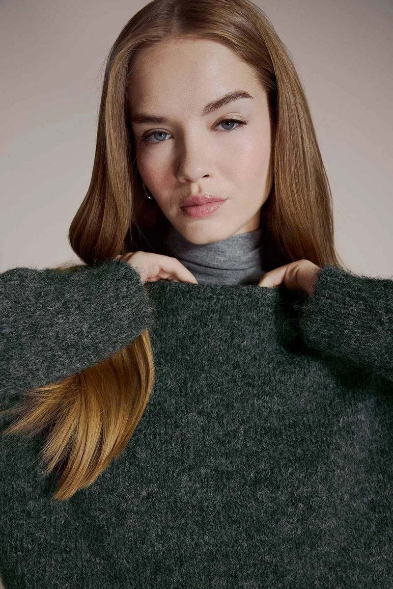 ديفاكتو Wool Blend Turtleneck Oversize Fit Knit Pullover
