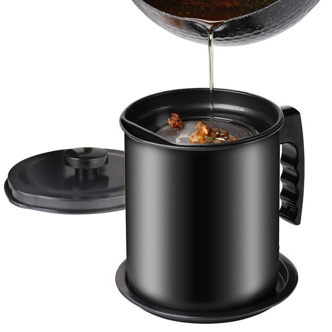 BACON GREASE CONTAINER WITH FINE MESH STRAINER 13 L ALMOST 6 FULL CUPS IRON COOKING OIL CAN WITH REMOVABLE A COASTER TRAY FOR KITCHEN FAT STORAGE BLACK