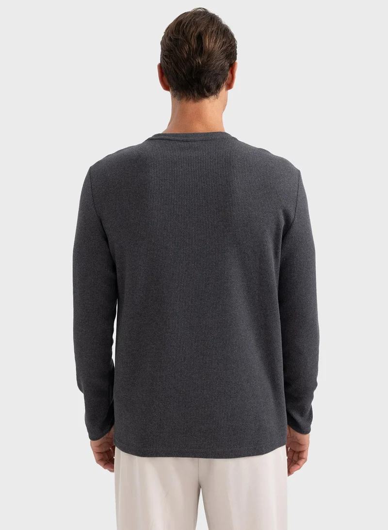 ديفاكتو Essential Crew Neck Sweatshirt