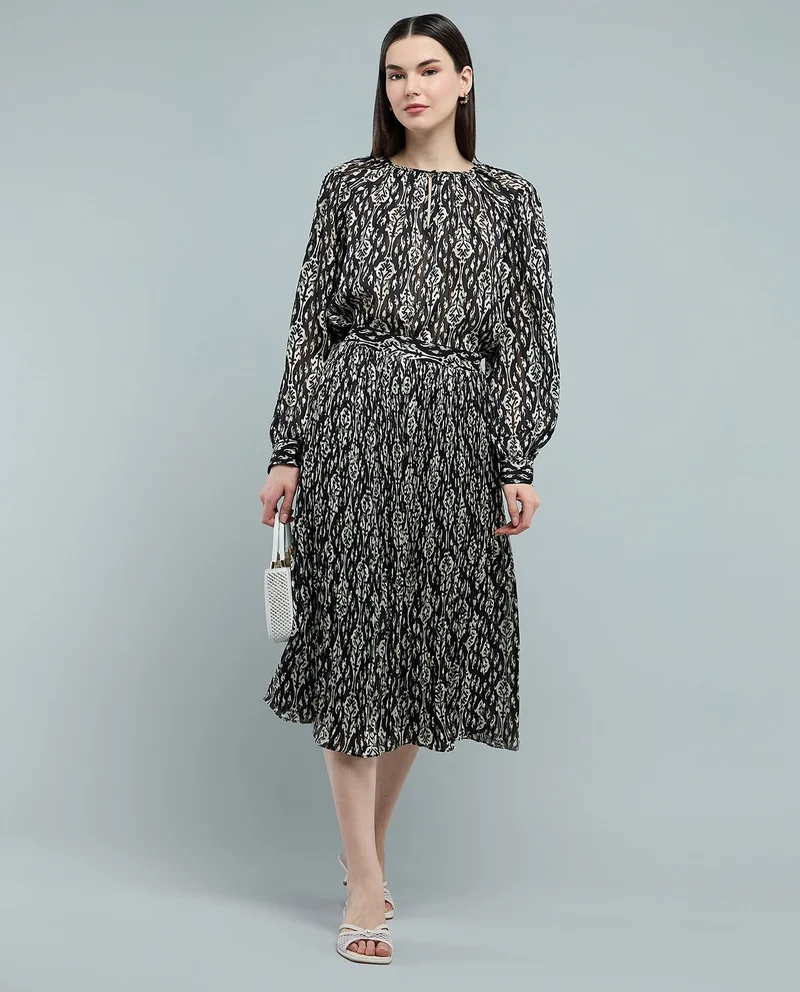 R&B Patterned Top with Keyhole Neck and Long Sleeves
