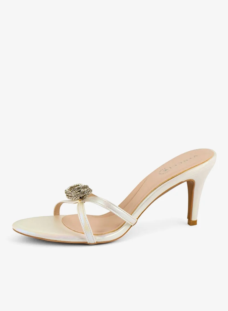 فينتشي صنادل نسائية ذات حزام واحد بكعب متوسط